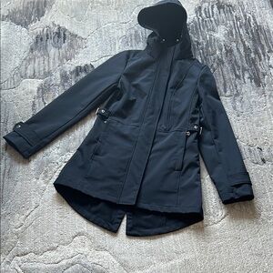 Tommy Hilfiger Women's Black Casual Jacket/sits below bum